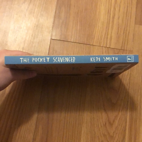 Keri Smith "The Pocket Scavenger" Scavenger Hunt Adventure Book - Picture 3 of 5
